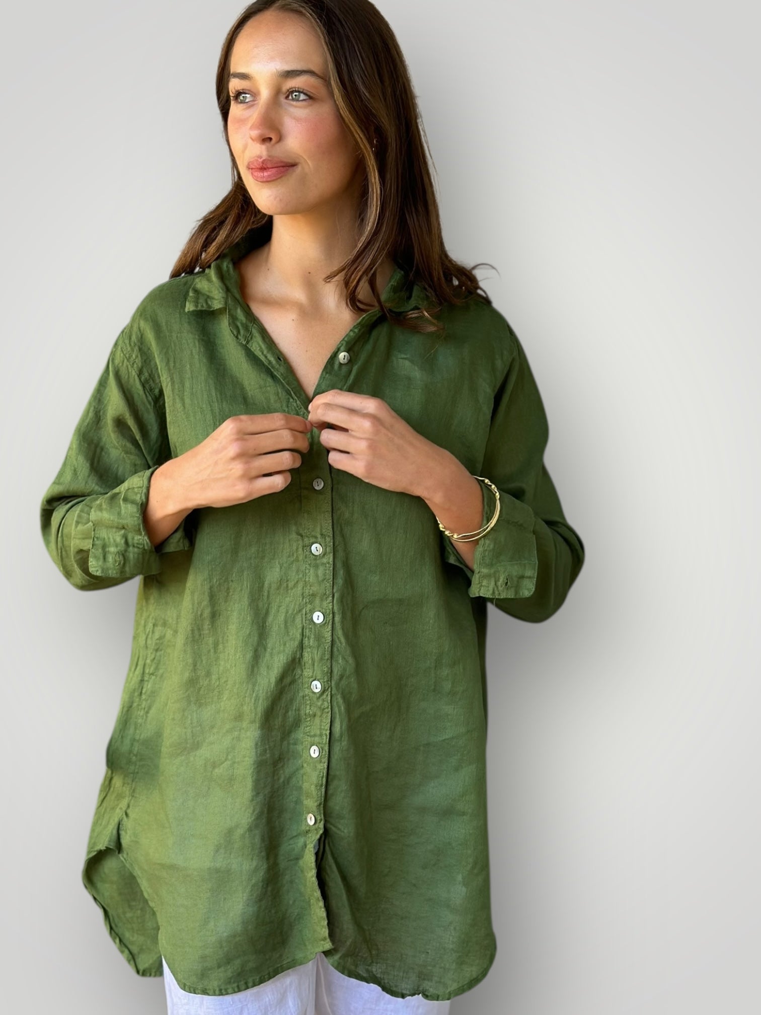 skyla shirt - moss linen