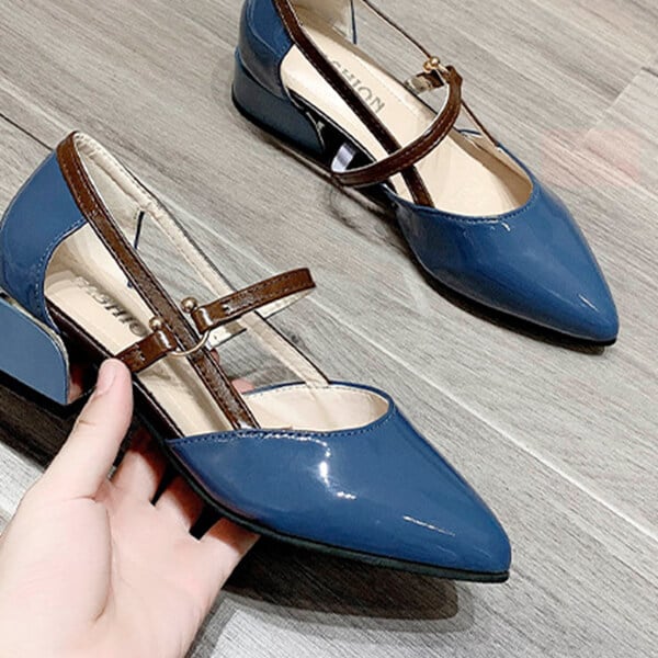 Pointed toe low heel sandals