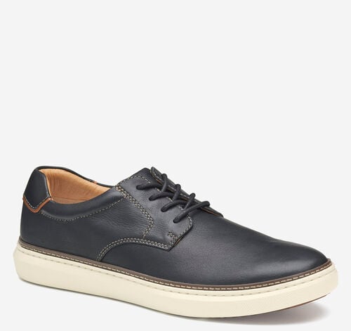 Causal trendy shoe