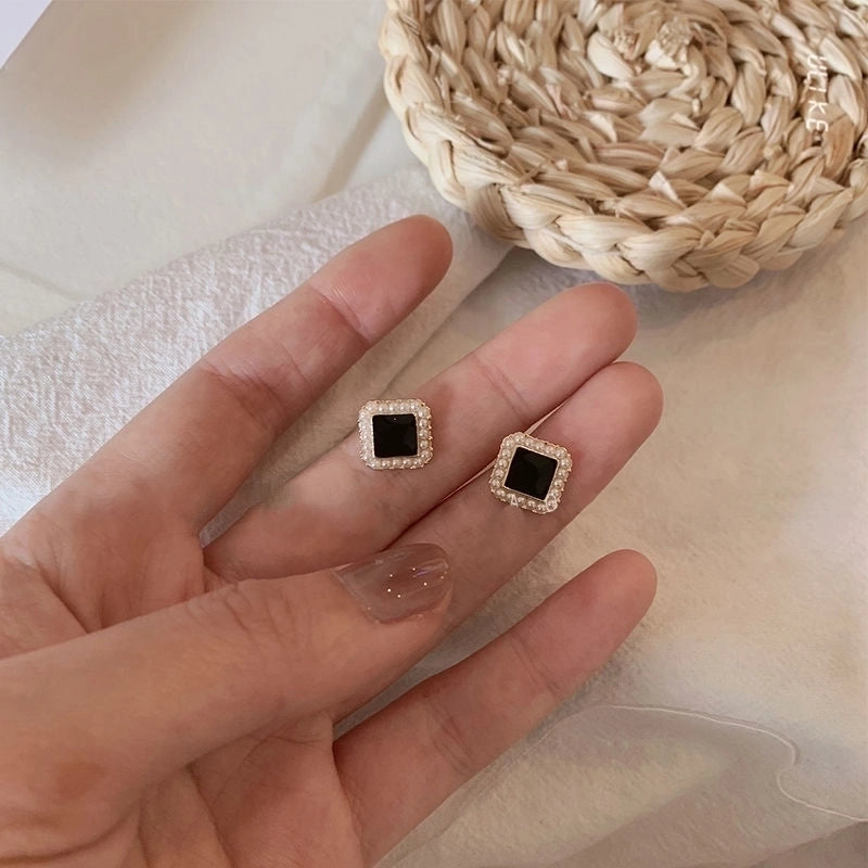 Fashion Geometric Alloy Plating Artificial Pearls Women's Earrings 1 Pair