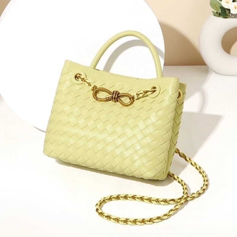 Women's Medium Pu Leather Solid Color Streetwear Square Magnetic Buckle Tote Bag