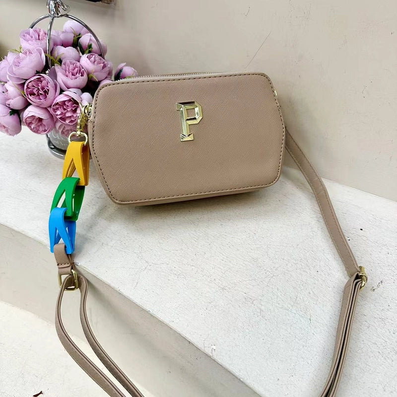 Women's Medium Pu Leather Letter Solid Color Classic Style Streetwear Square Zipper Crossbody Bag