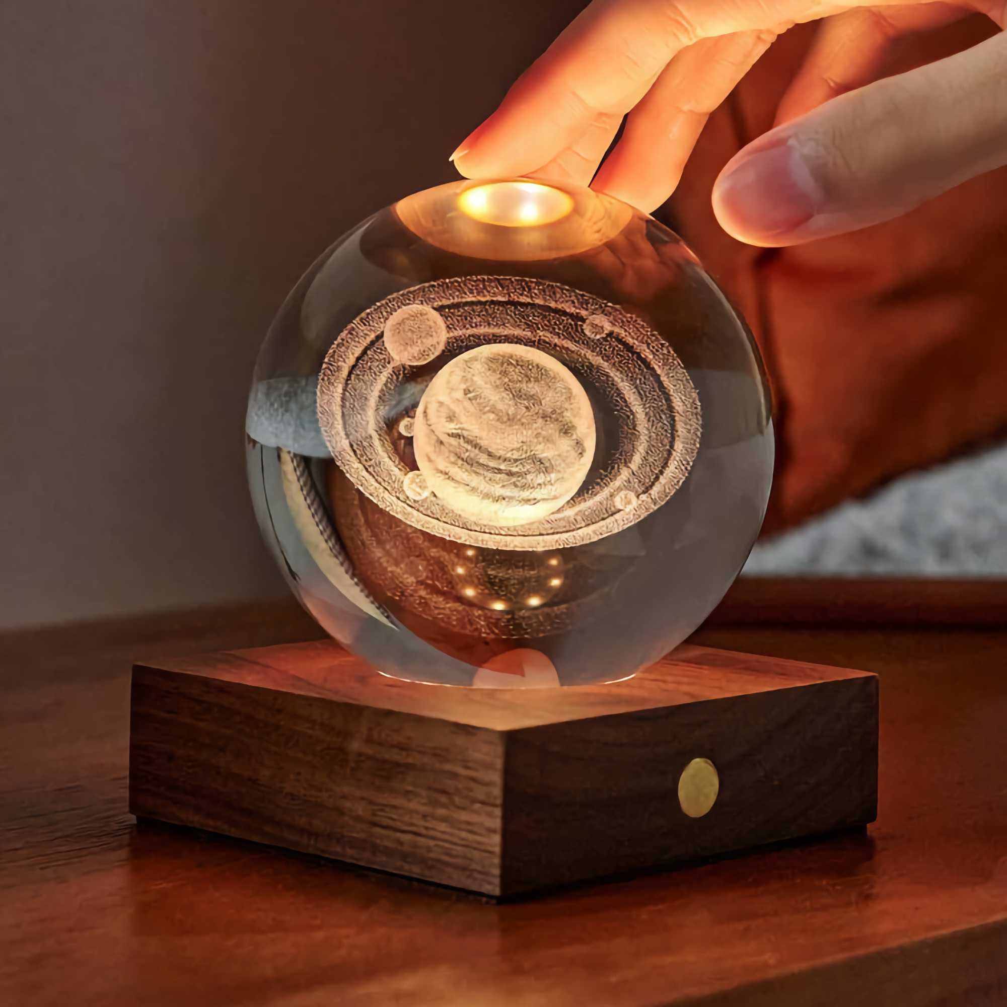 Gingko Amber Crystal Light. Saturn