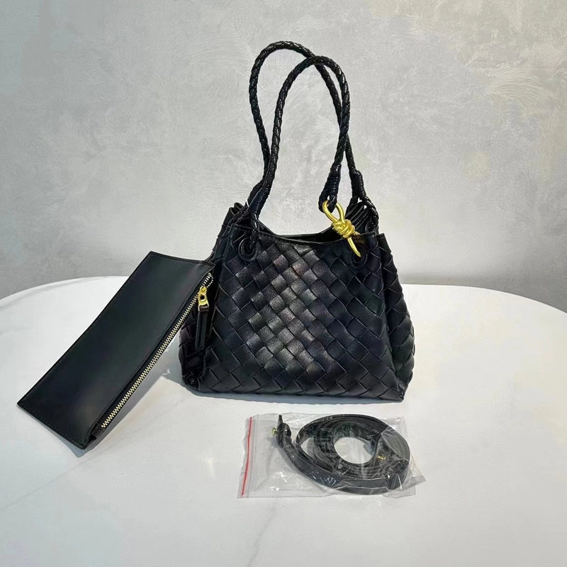 Women's Pu Leather Solid Color Classic Style Weave Bucket Magnetic Buckle Handbag