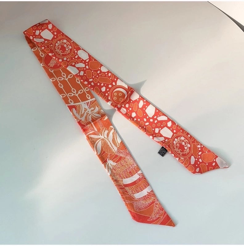 Women's Minimalist Classic Style Color Block Satin Printing Silk Scarf