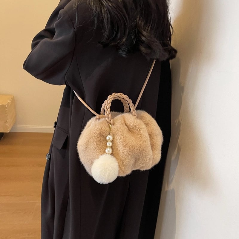 Women's Plush Solid Color Cute Classic Style Streetwear Ornament Pearls Weave Cloud Shape Hidden Buckle Crossbody Bag