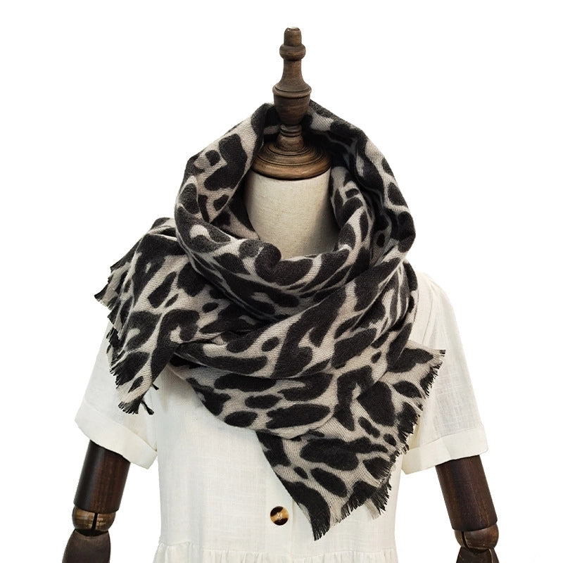 New Autumn And Winter Fashion Cashmere Scarf Women's Classic Leopard Long Thickened Warm Shawl