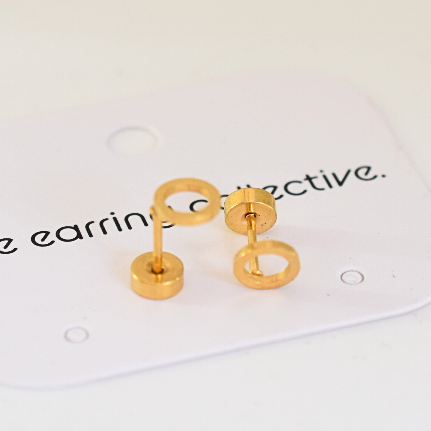 Hollow circle studs - Silver