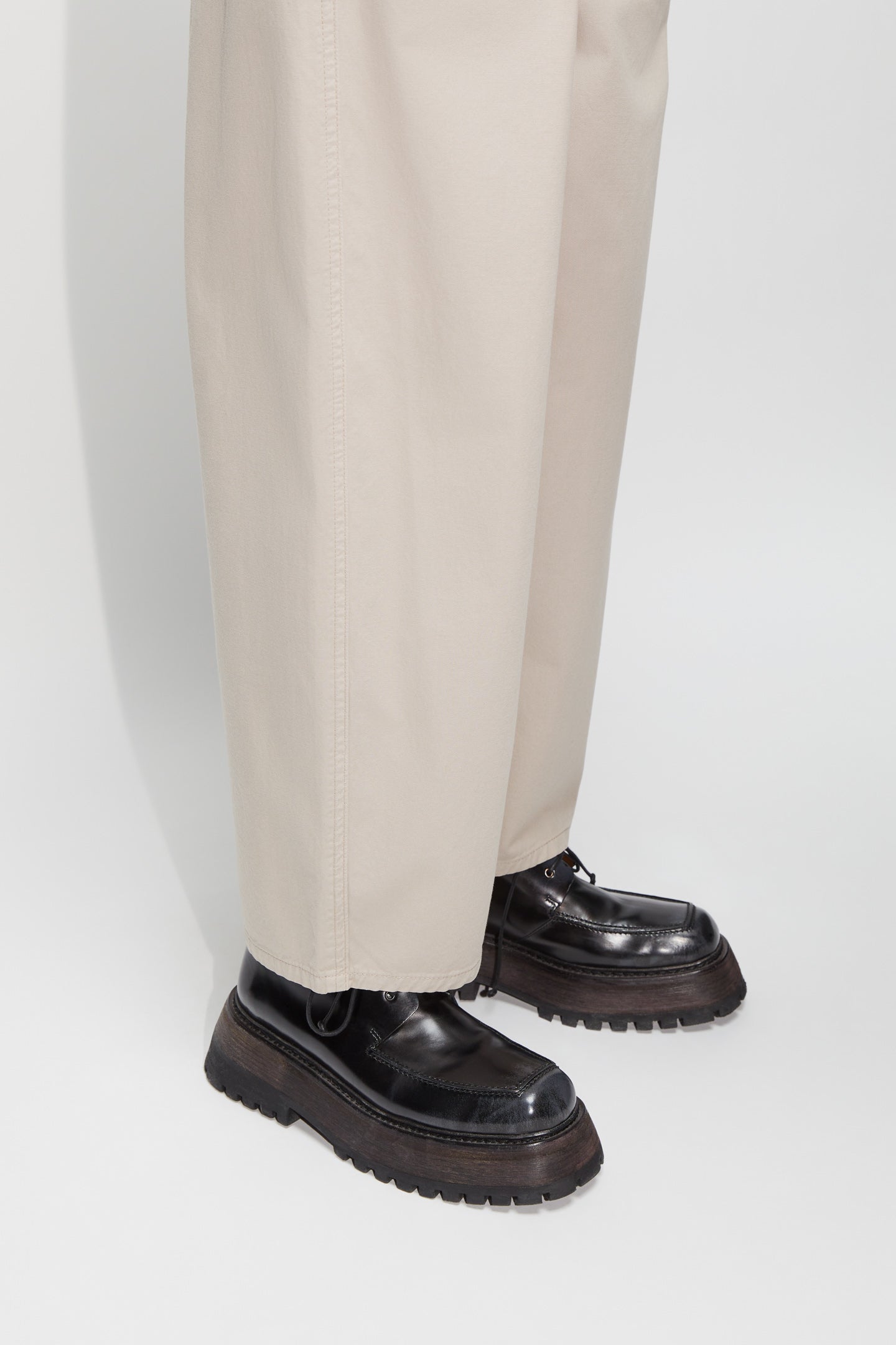 Barrel-leg Chinos