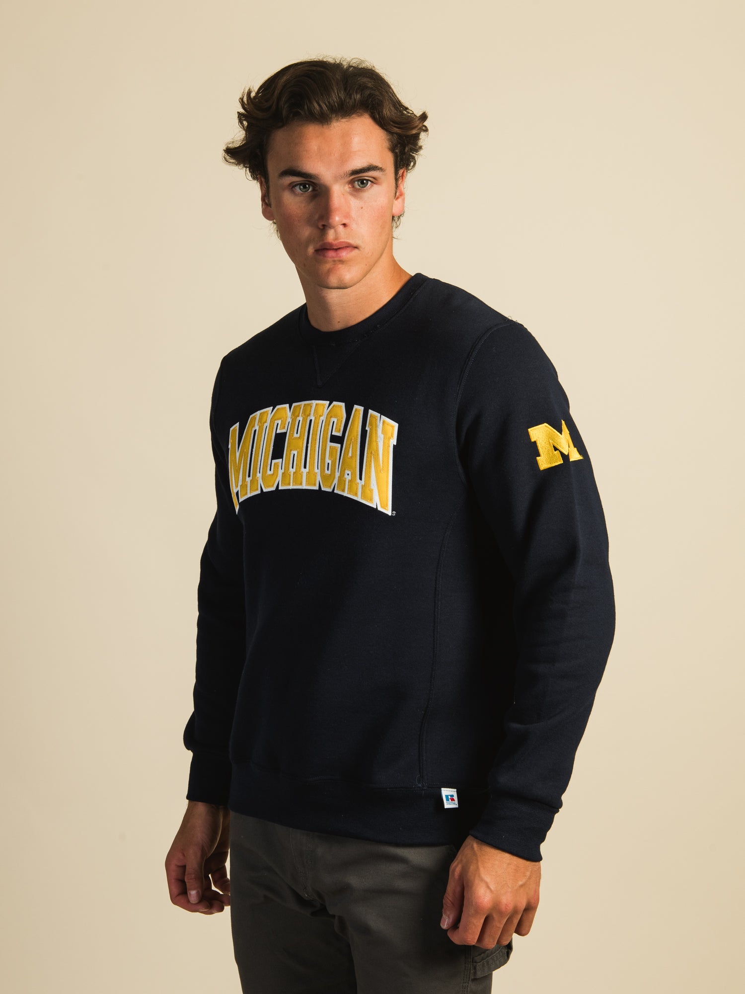 RUSSELL MICHIGAN SLEEVE EMBROIDERED CREW