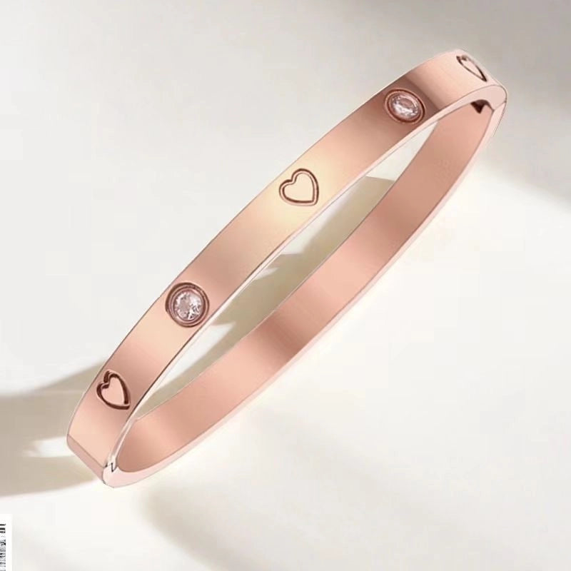 Retro Round Titanium Steel Inlay Zircon Bangle