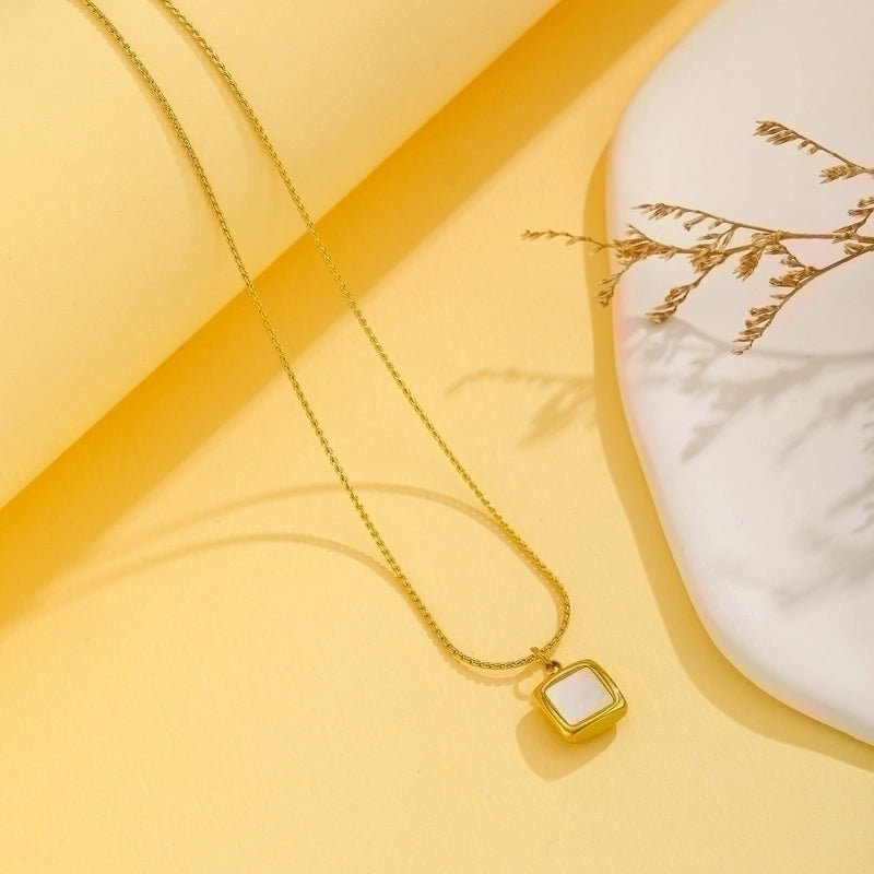 Titanium Steel 18K Gold Plated Elegant Lady Plating Heart Shape Butterfly Pendant Necklace