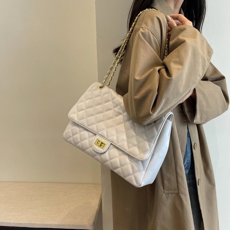 Women's Pu Leather Solid Color Classic Style Sewing Thread Square Lock Clasp Crossbody Bag
