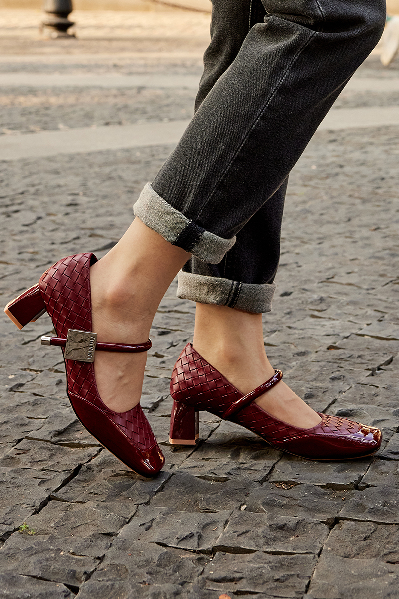 Crochet Instep Metallic Lock Buckle Square Toe Chunky Heels