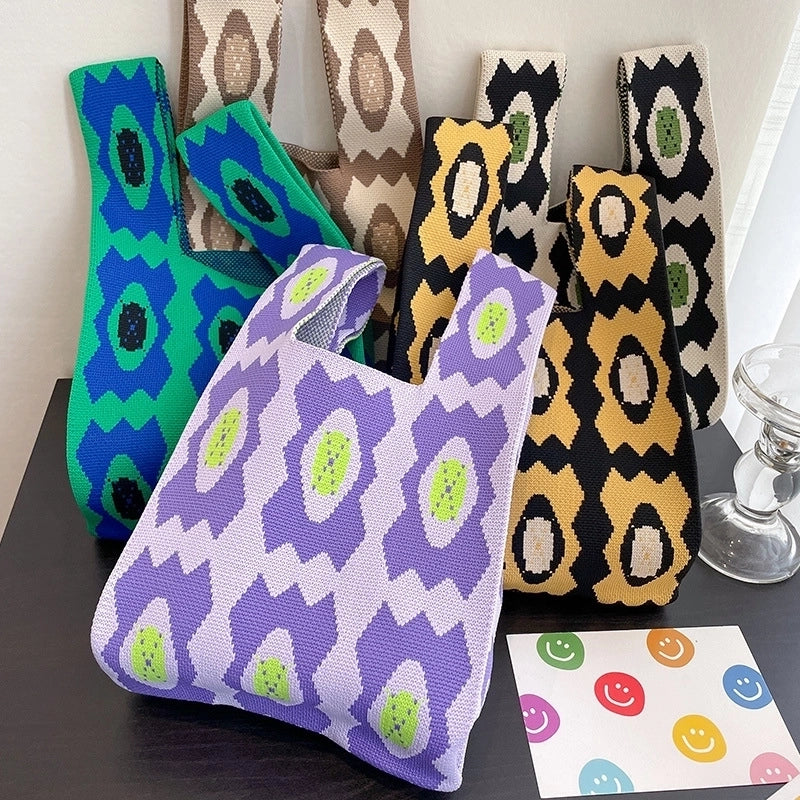 Women's Medium Knit Geometric Vintage Style Open Handbag