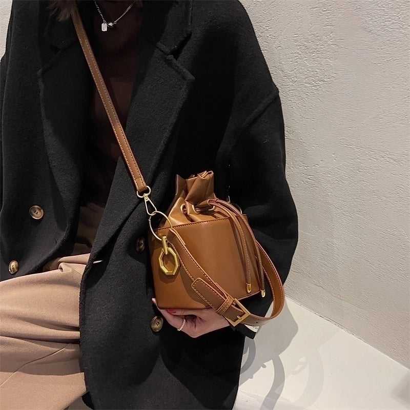 Women's Small All Seasons Pu Leather Solid Color Streetwear Bucket String Shoulder Bag Handbag Bucket Bag