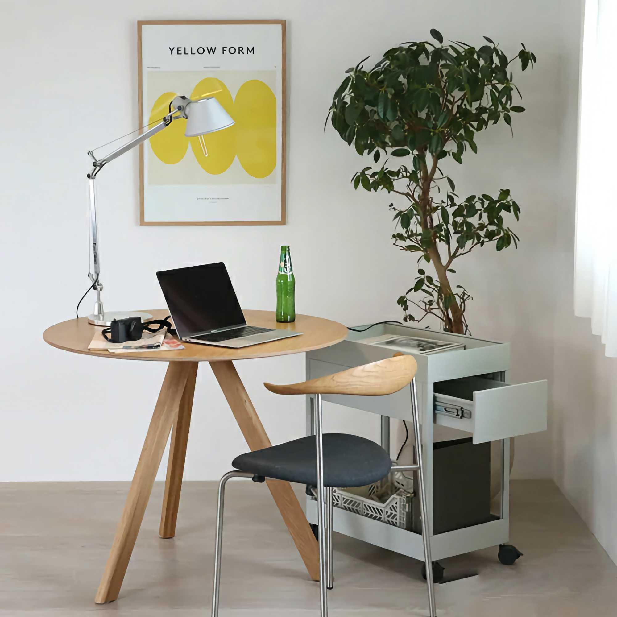 2.0 Table 90. Lacquered Oak/Lacquered Oak Veneer