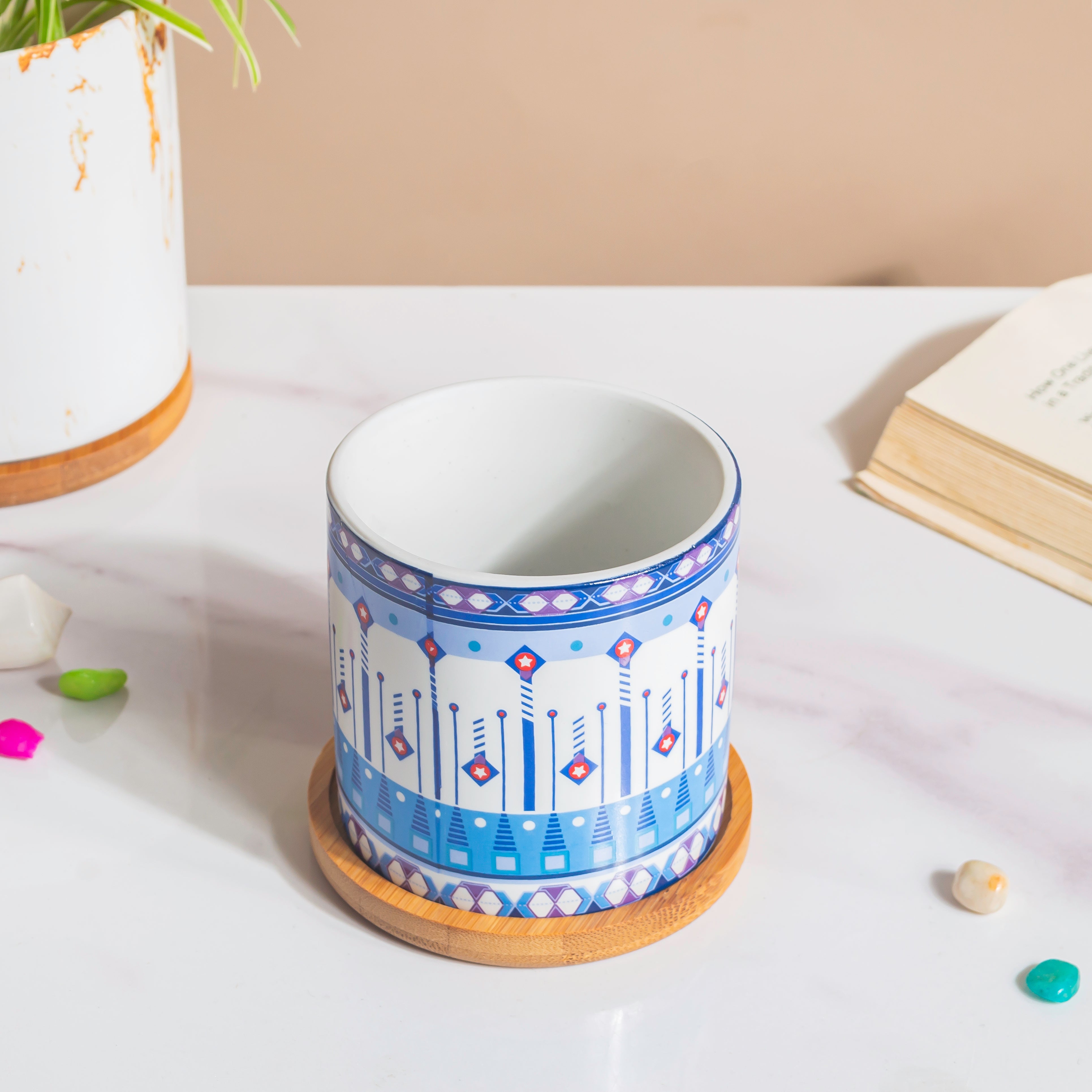Noor Art Blue And White Planter And Wooden Coaster