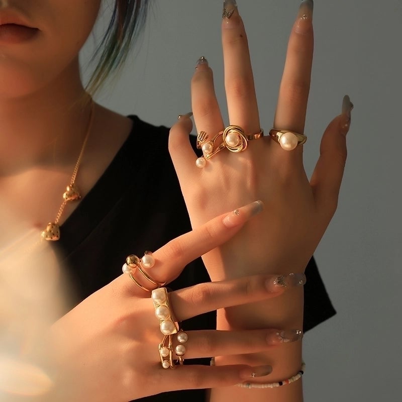Elegant Baroque Style Modern Style Round Palm 304 Stainless Steel Pearl 14K Gold Plated Asymmetrical Inlay Rings