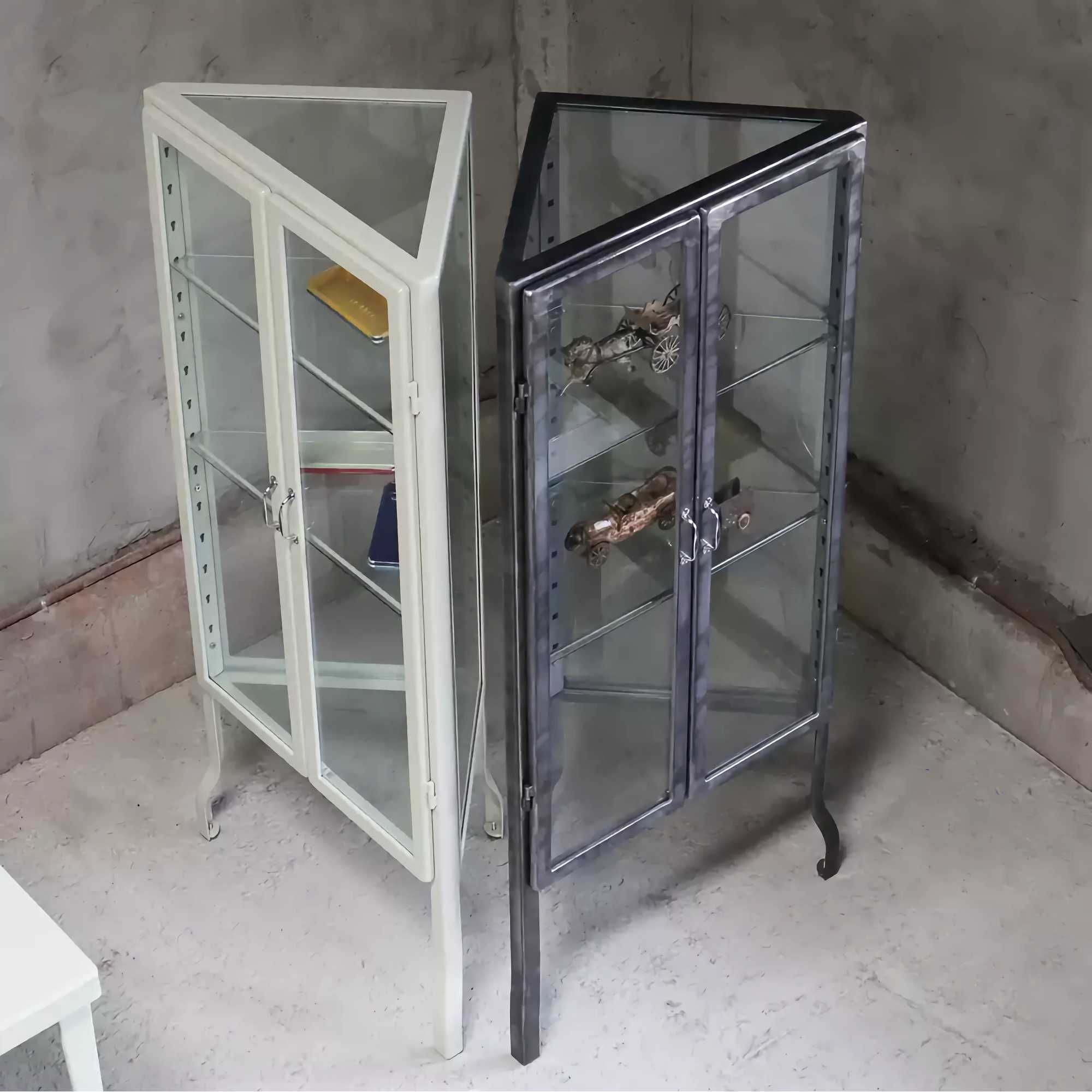 Dulton Doctor Cabinet Triangle
