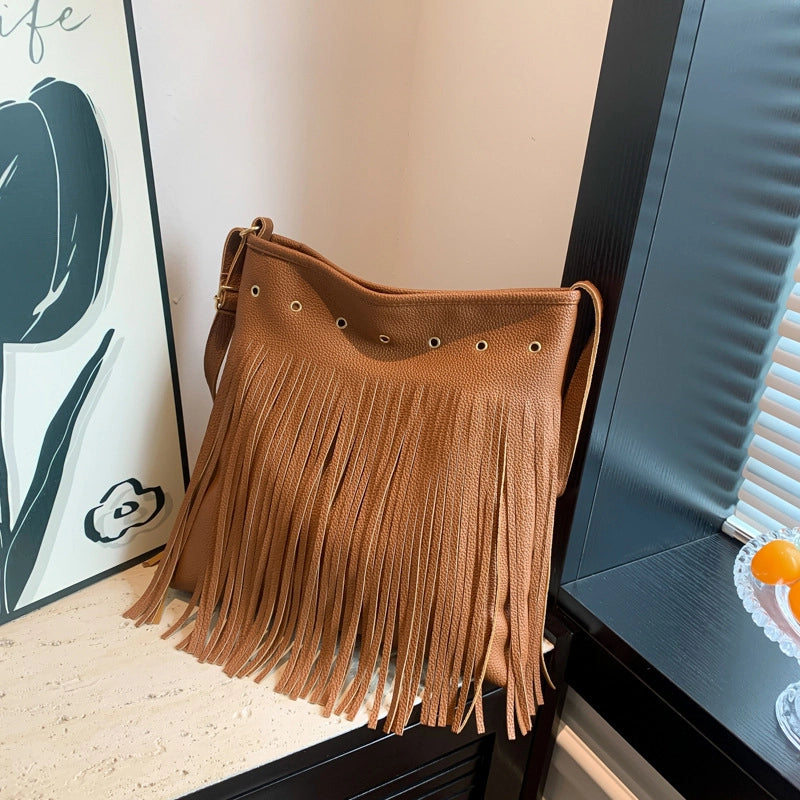 Women's Large Pu Leather Solid Color Vacation Classic Style Tassel Sewing Thread Square Magnetic Buckle Shoulder Bag