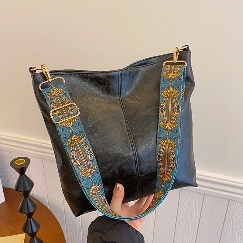 Women's Pu Leather Solid Color Vintage Style Square Zipper Underarm Bag