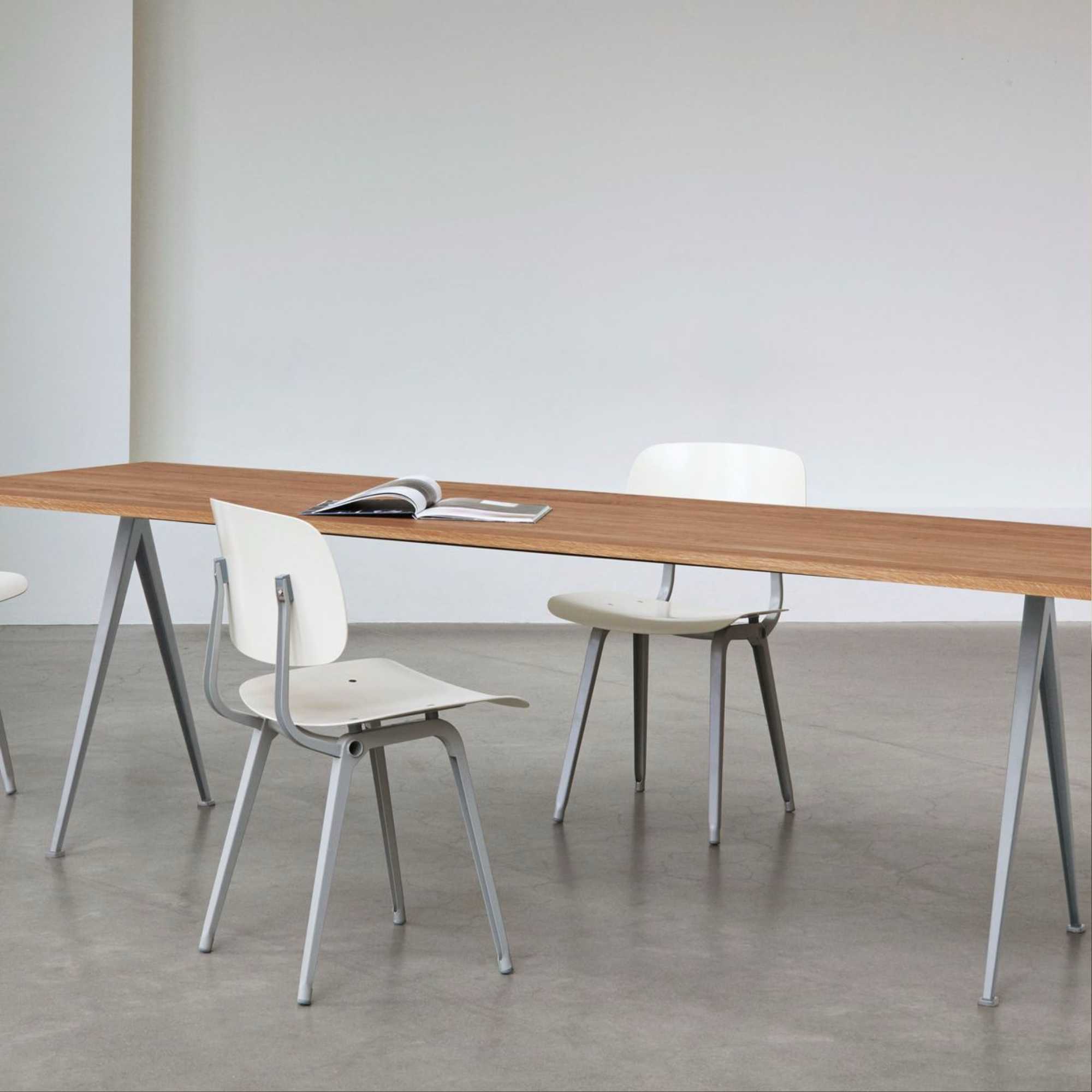 Revolt chair beige steel. Rice