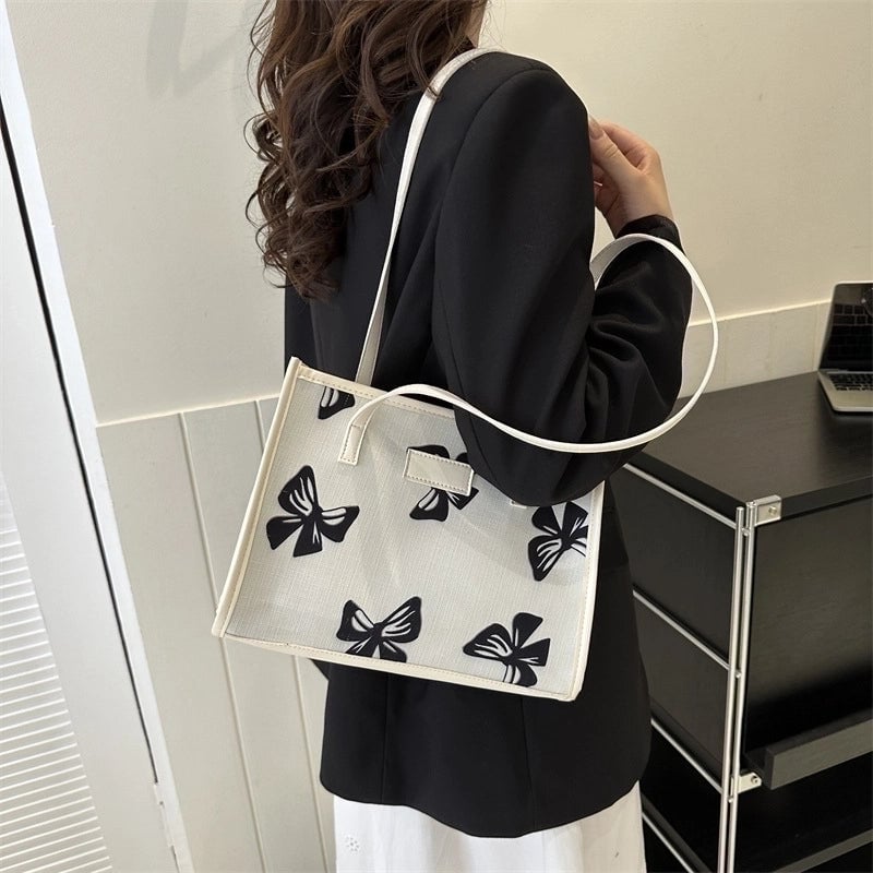 Women's Medium Canvas Flower Butterfly Streetwear Zipper Underarm Bag