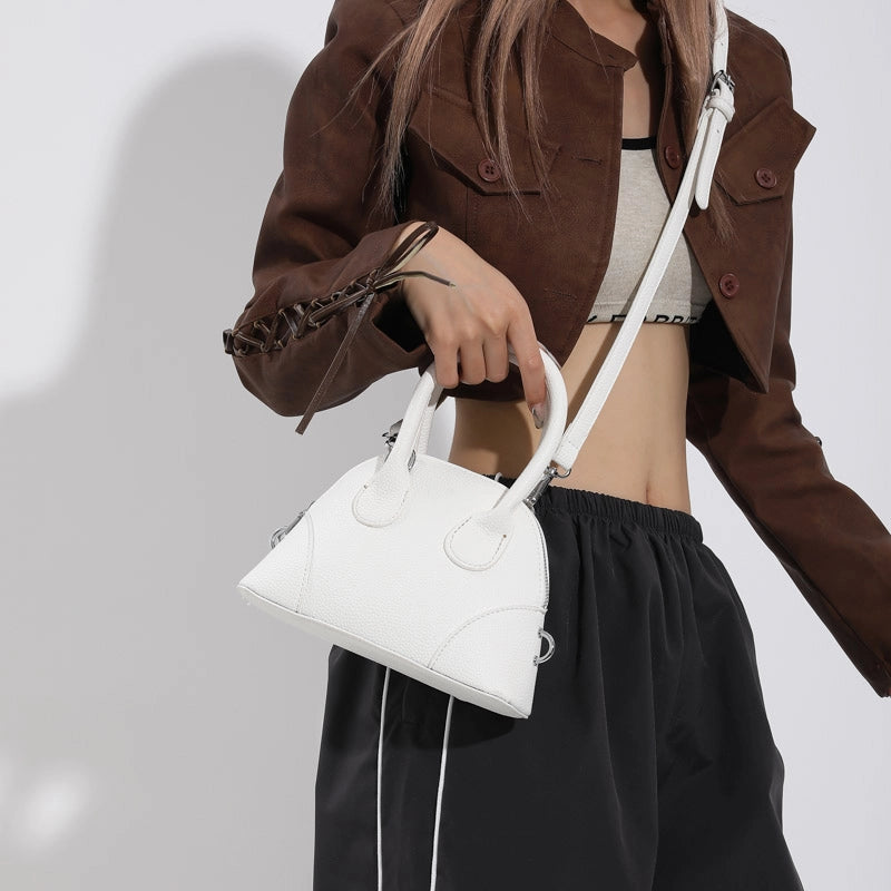 Women's Pu Leather Solid Color Vintage Style Classic Style Streetwear Sewing Thread Shell Zipper Handbag