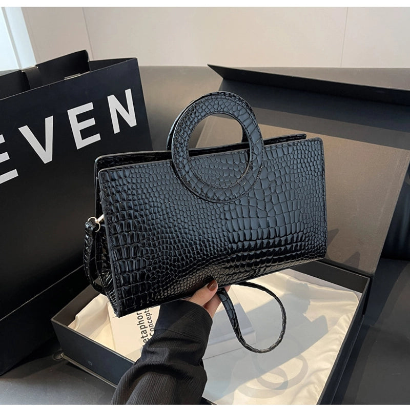 Women's Large Pu Leather Solid Color Crocodile Streetwear Square Zipper Handbag