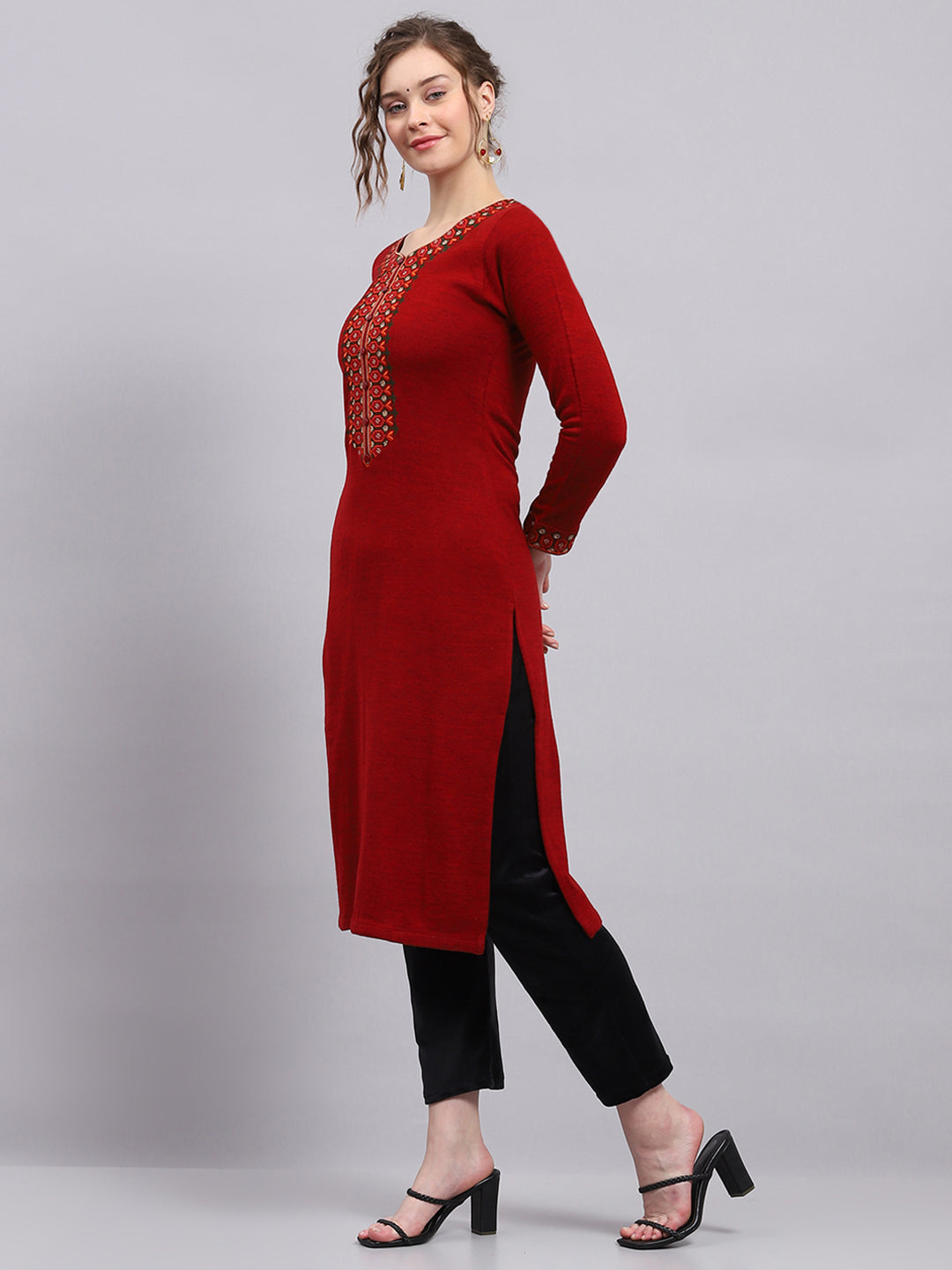 Women Maroon Printed Round Neck Full Sleeve Winter Kurti