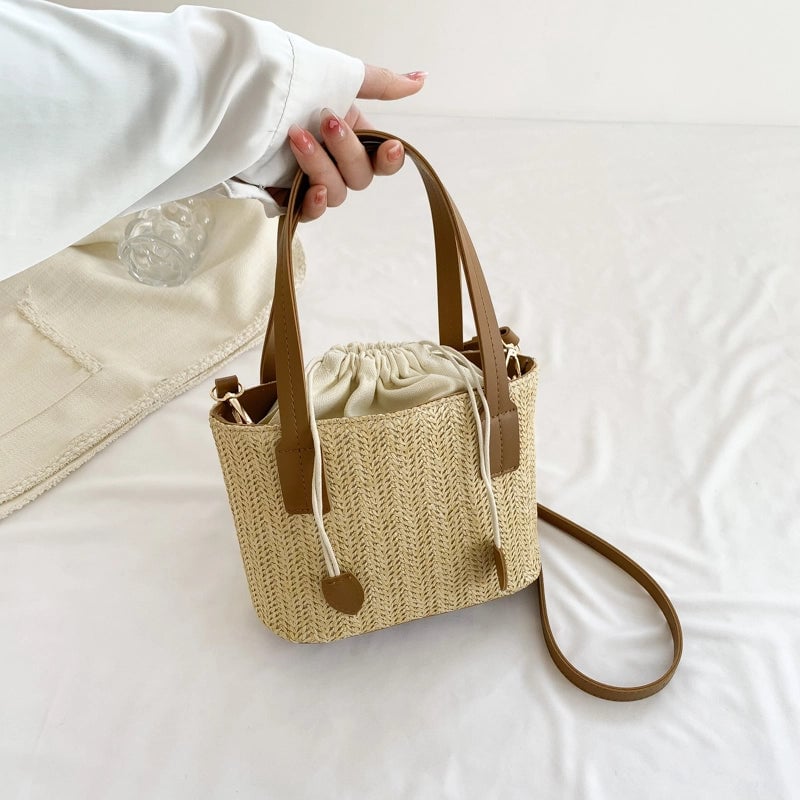 Women's Medium Straw Solid Color Vacation Sewing Thread Bucket String Handbag