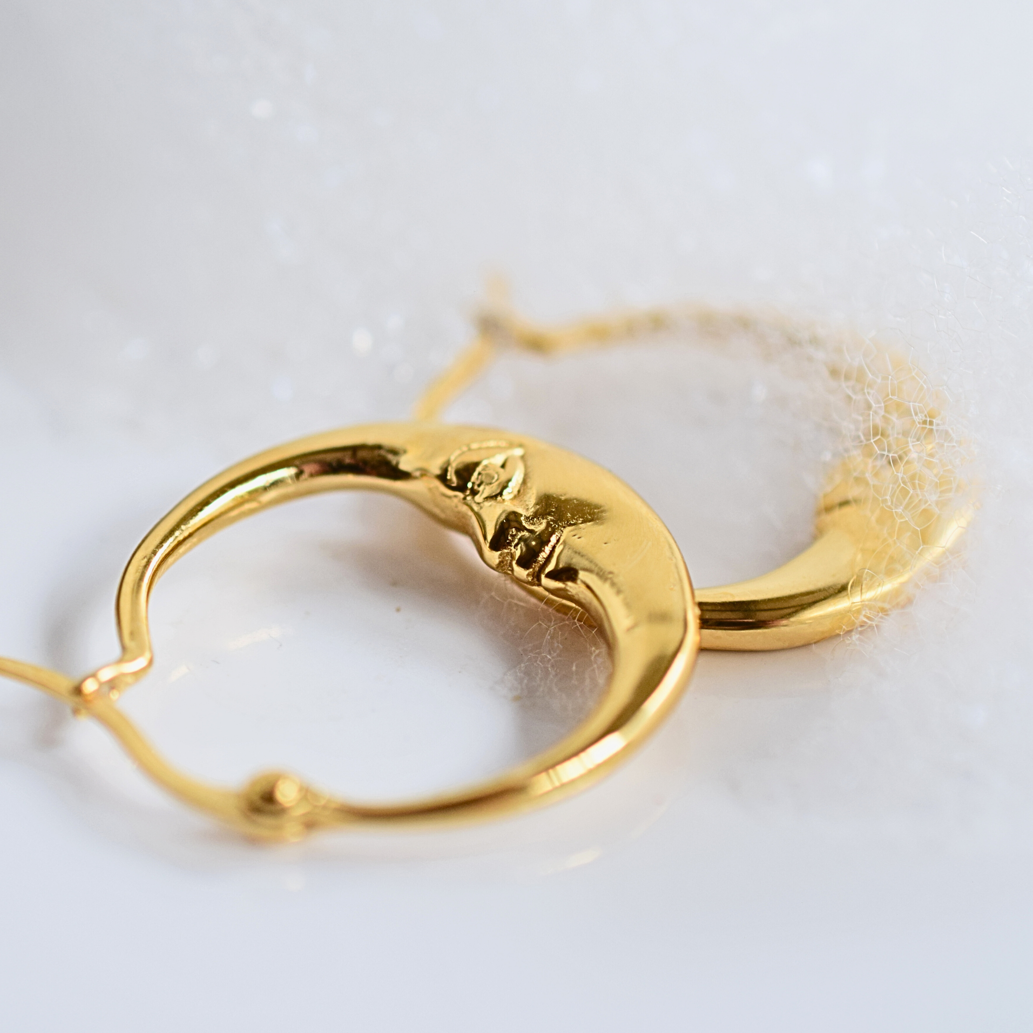 Moon face hoops - Gold