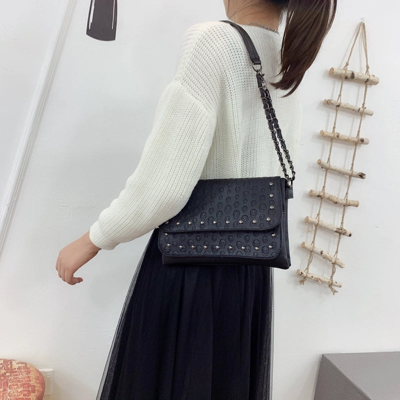 Women's Small Pu Leather Solid Color Classic Style Square Magnetic Buckle Crossbody Bag