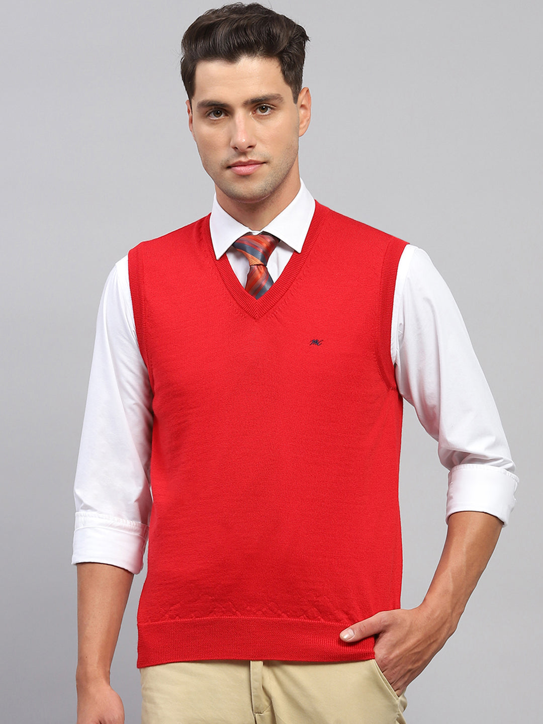 Men Red Solid V Neck Sleeveless Sweater