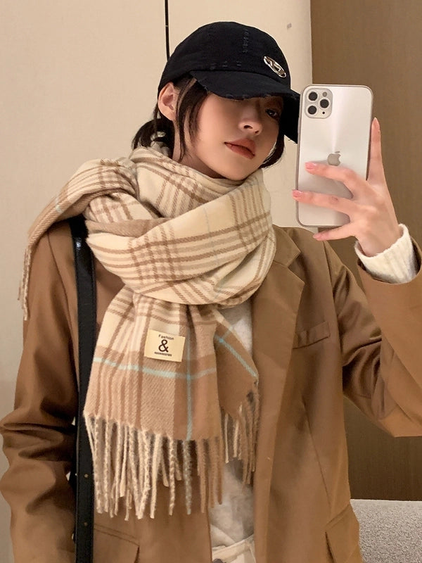 Women's Sweet Minimalist Color Block Acrylic Tassel Scarf