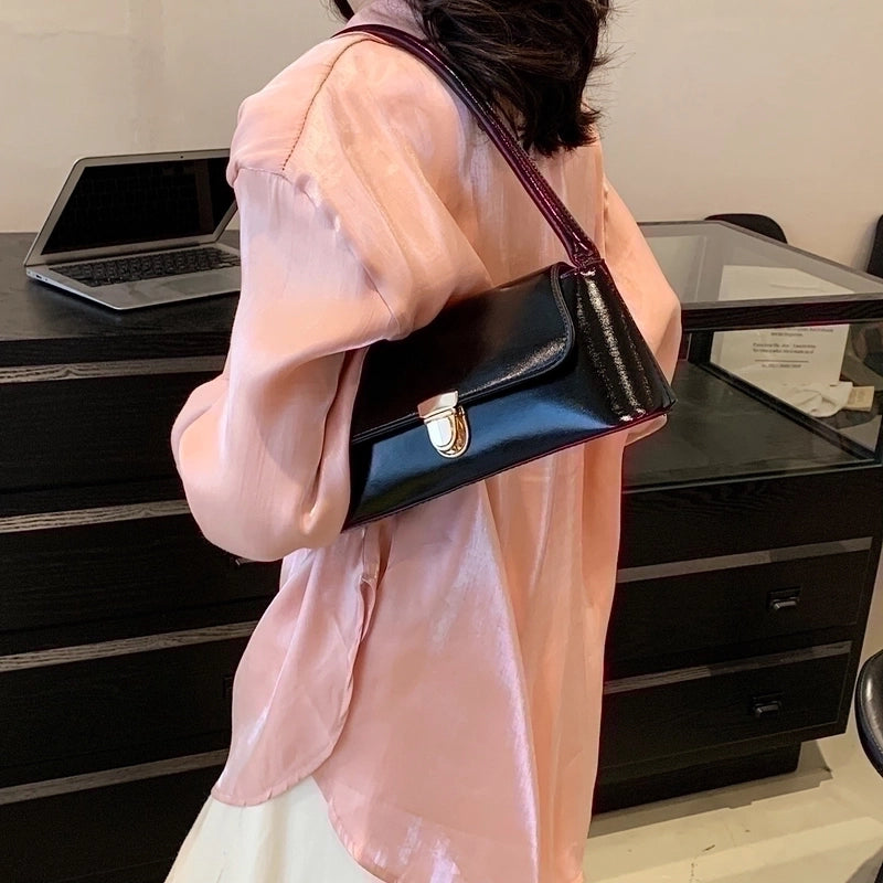 Women's Small All Seasons Pu Leather Solid Color Basic Streetwear Square Lock Clasp Shoulder Bag Square Bag Underarm Bag