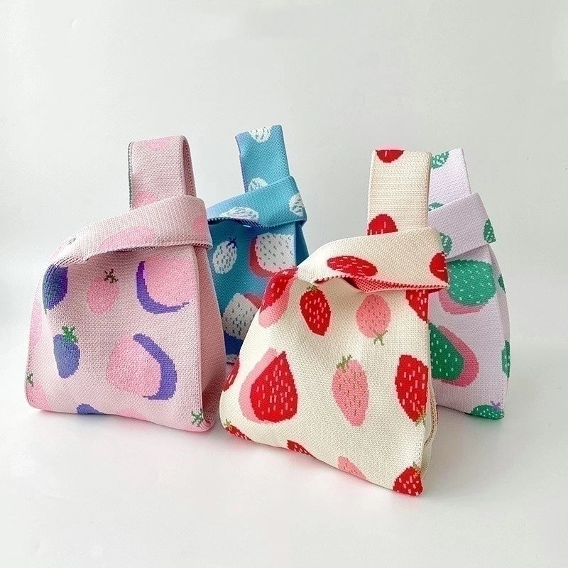 Women's Medium Polyester Strawberry Cute Open Handbag