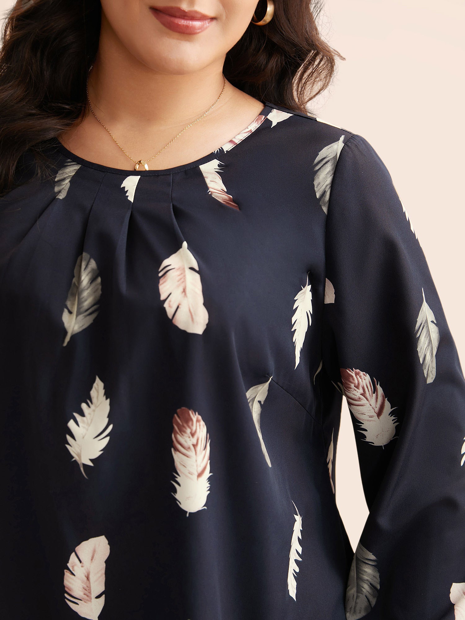 Feather Print Pleated Slit Hem Blouse