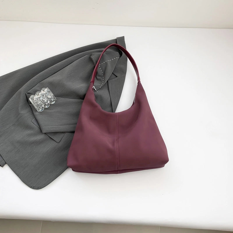 Women's Pu Leather Solid Color Vintage Style Dumpling Shape Zipper Shoulder Bag