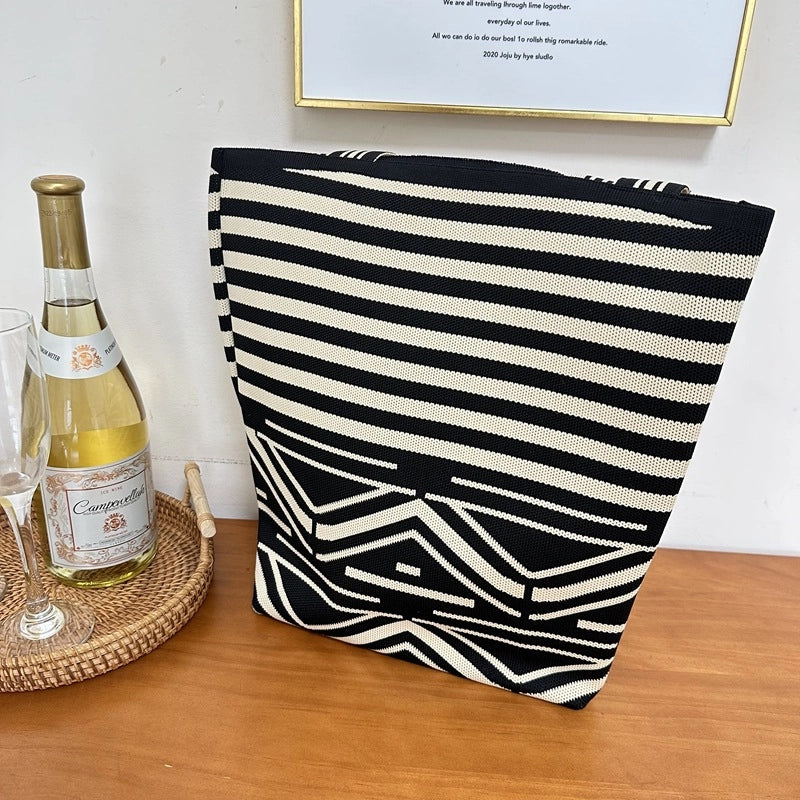 New Niche Retro Black And White Horizontal Solid Stripe Color Matching Shoulder Bag Practical Environmental Protection Portable Underarm Bag Women's Bag