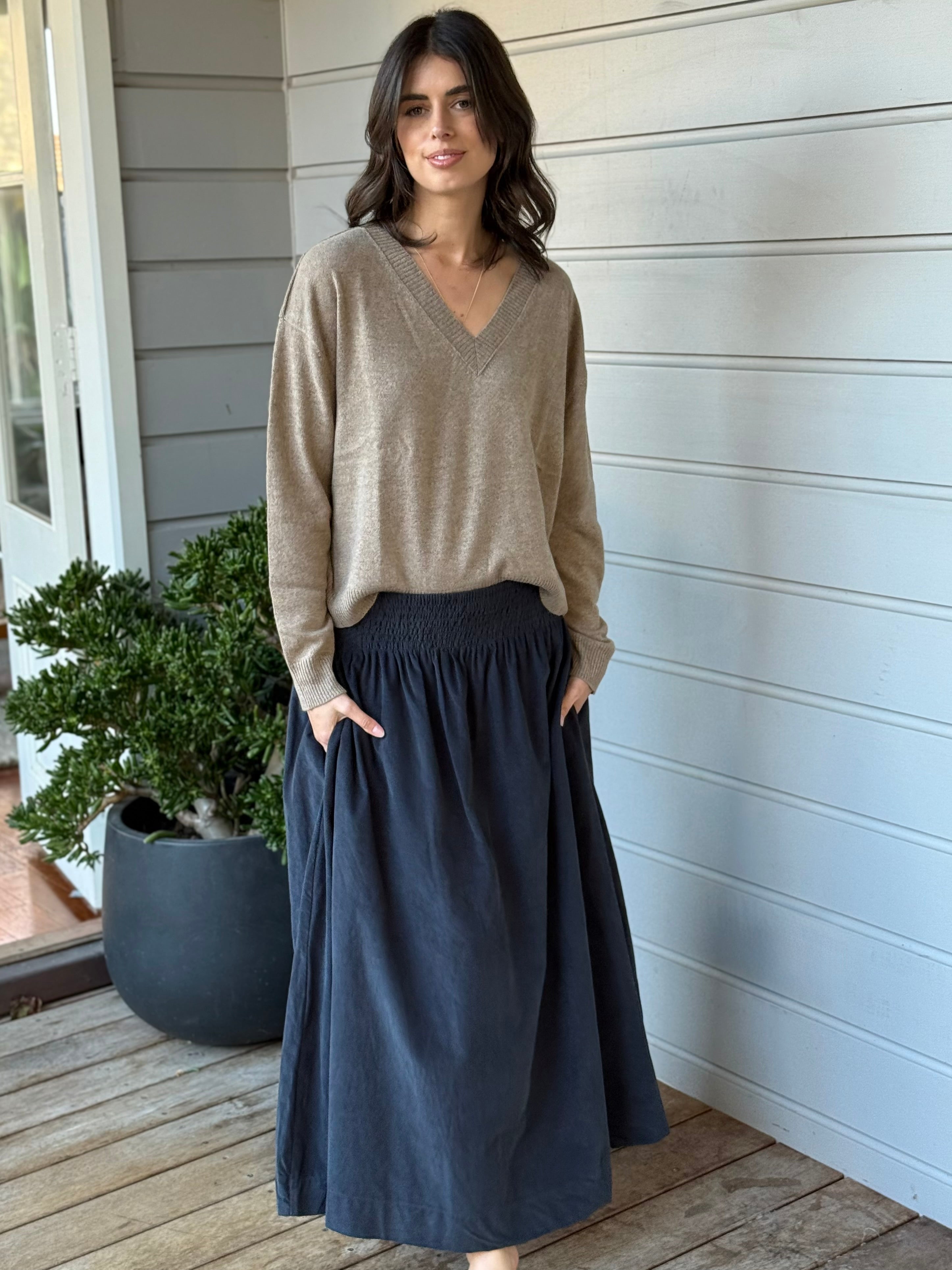 mavis v neck knit- wheat cashmere