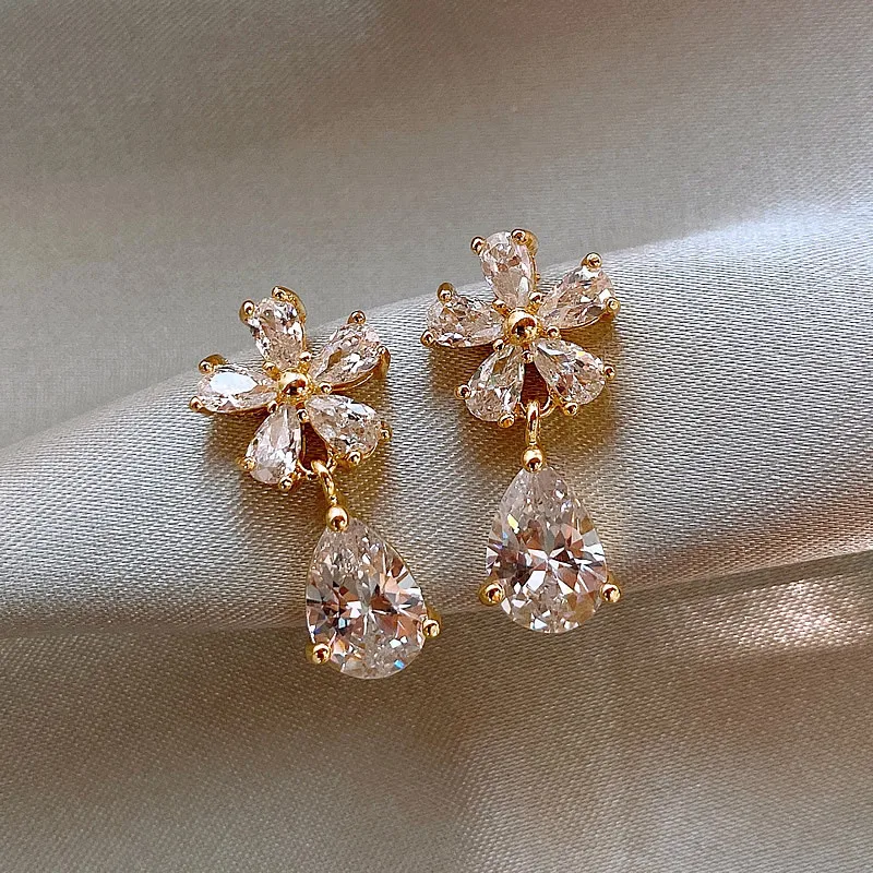 Korean INS Dainty Delicate Fashion Zircon Pearl Earrings Women Girl Bow Exquisite Leaves Crystal Flower Stud Earrings