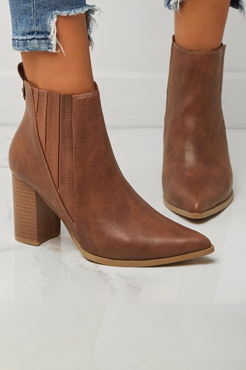 Stitching Studded Pointy Toe Chunky Heels Chelsea Boots