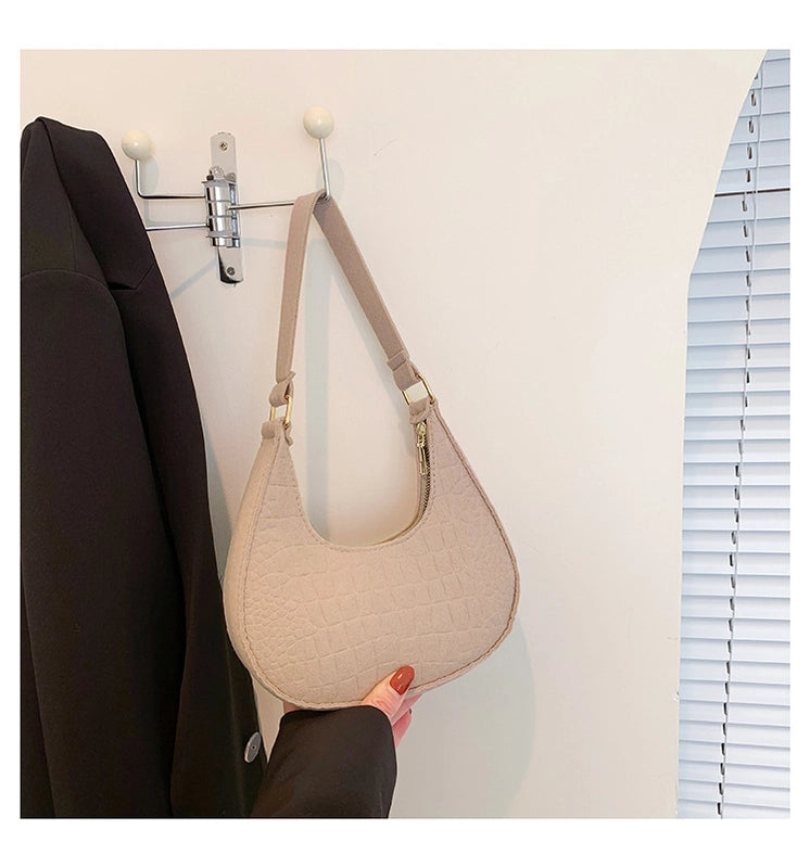 Women's Small Felt Cloth Solid Color Streetwear Sewing Thread Dumpling Shape Zipper Shoulder Bag