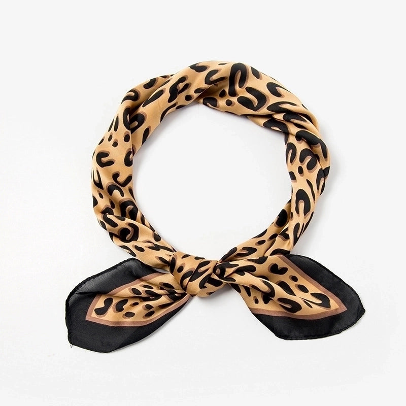 Women's Minimalist Streetwear Leopard Satin Printing Silk Scarf