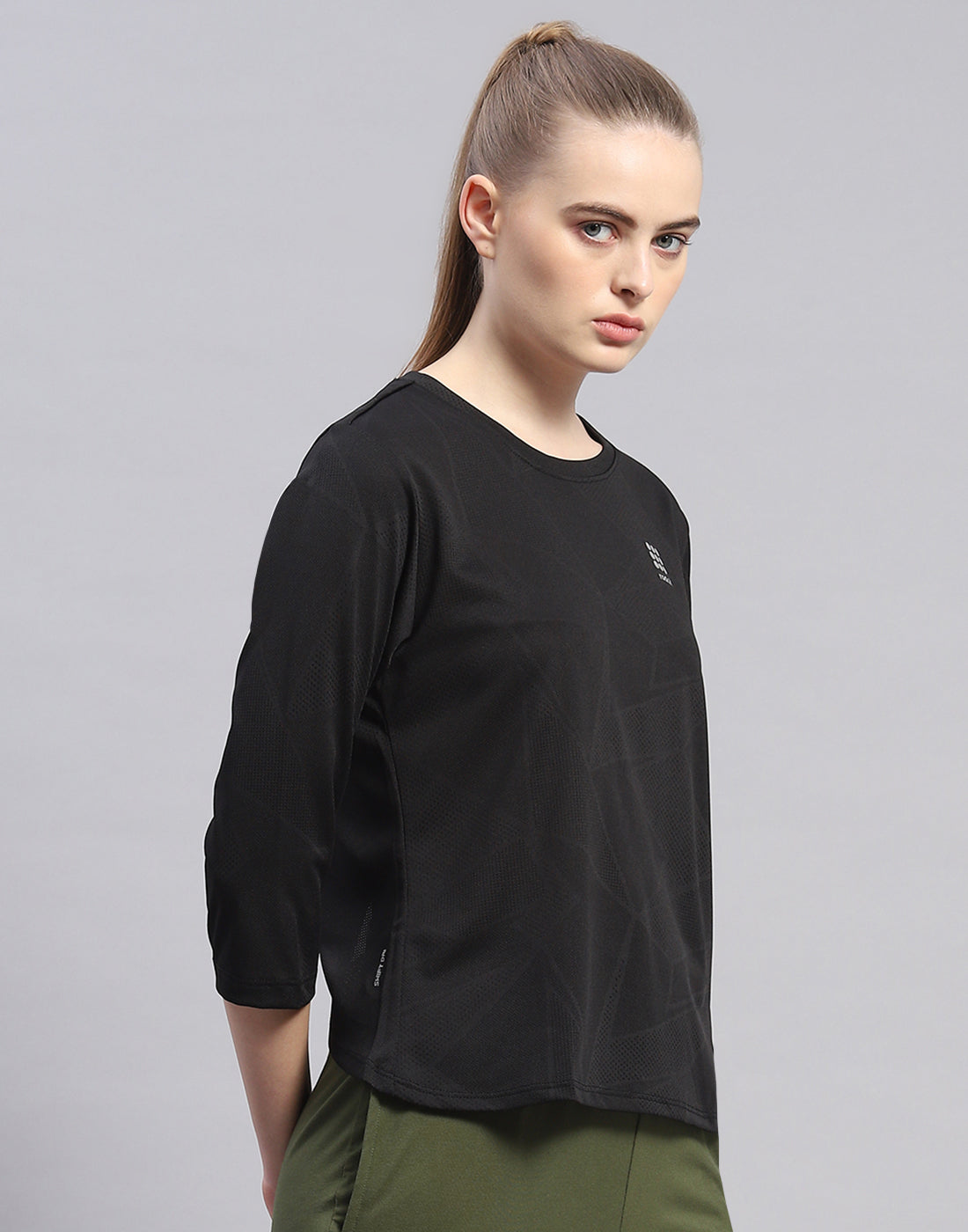 Women Black Solid Round Neck Half Sleeve Top