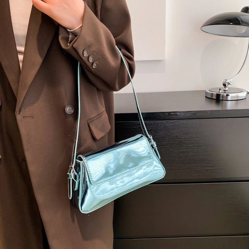 Women's Medium Pu Leather Solid Color Streetwear Magnetic Buckle Underarm Bag