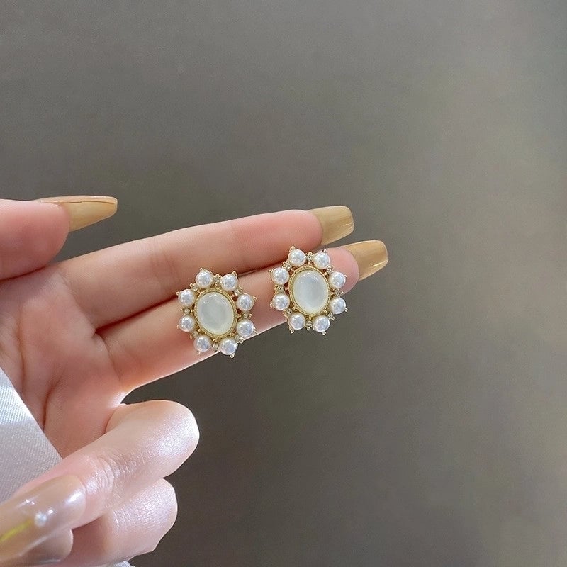 Sweet Star Flower Bow Knot Alloy Inlay Artificial Pearls Rhinestones Women's Earrings 1 Pair