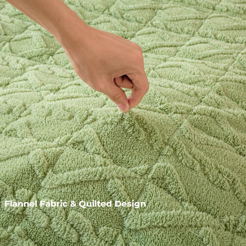 Ultra-Plush Thickened Flannel Quilted Mattress Cover